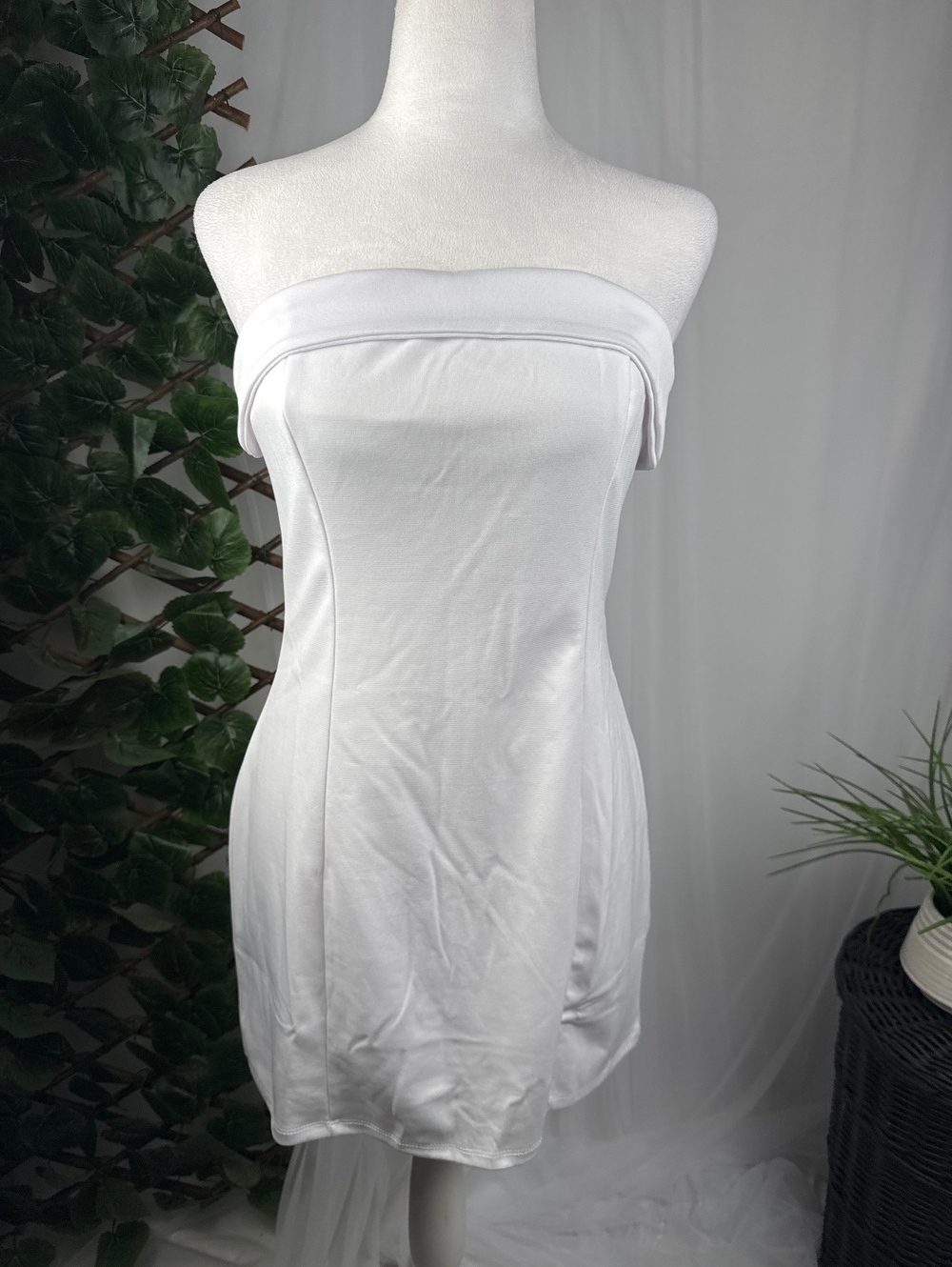 Kendall & Kylie White Strapless Mini Dress Small